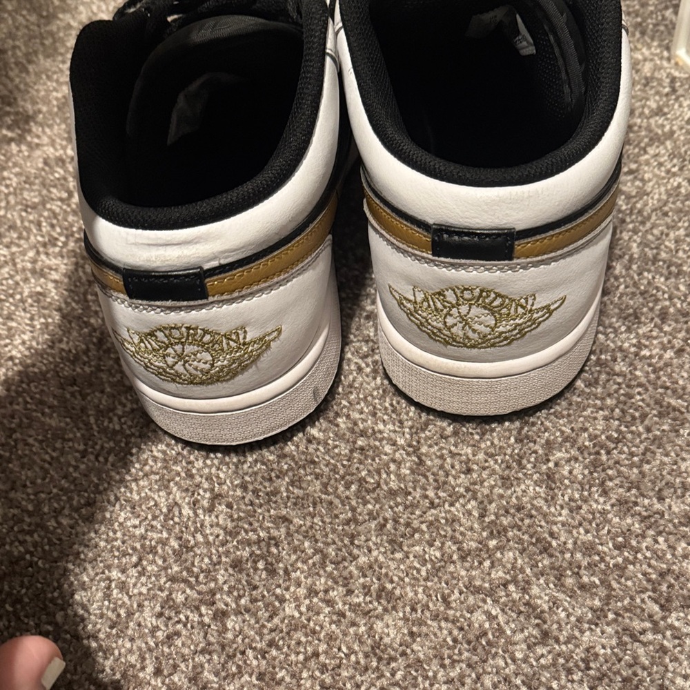 Jordan Black and White Sneakers with Gold Accents - Picture 5 of 5